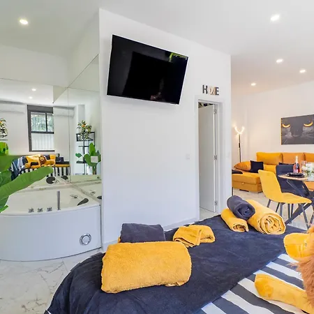 The Juanita Reina's Jacuzzi Apartment Malaga